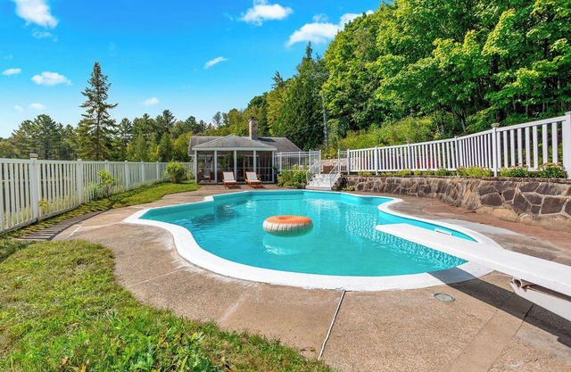 Magnifique Chalet - Bord DE LAC ET Piscine