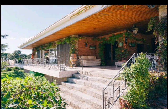 Magnifique villa avec vues superbes, air conditionné. Luxury villa, sea 10min