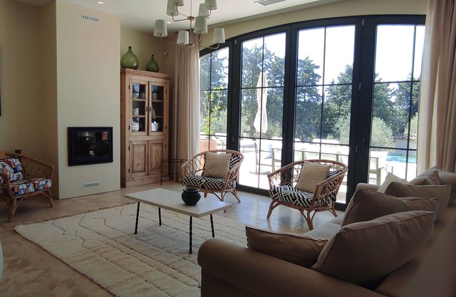 Magnifique Mas contemporain sur la colline !