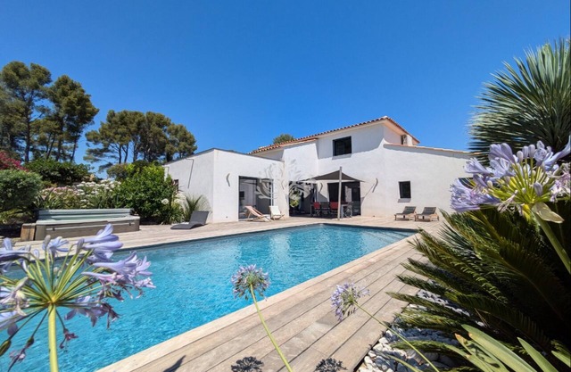 Magnifique Villa Contemporaine Avec SPA et Piscine Chauffée