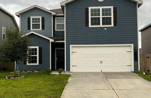 Magnolia Blooms: Spacious 5-BR 3.5 BA, tranquil, vibrant community.