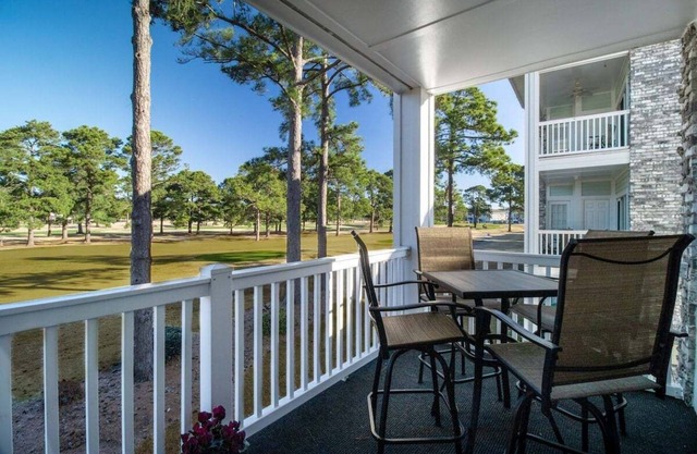Magnolia Pointe Luster Leaf 4886-203