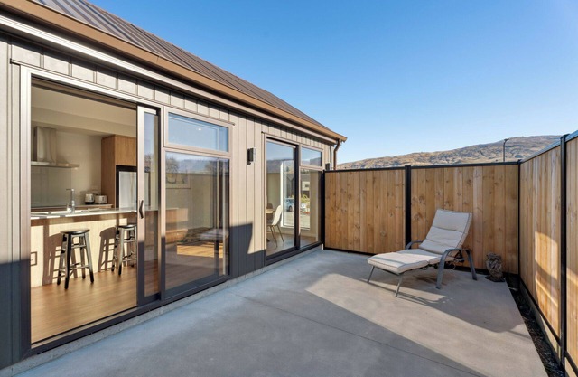 Magnum Escape - Cromwell Holiday Home