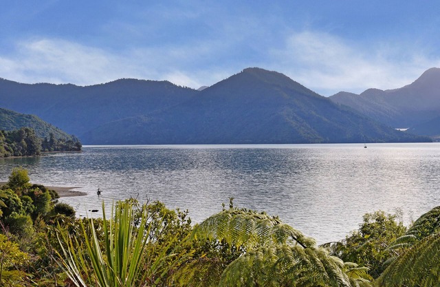 Mahakipawa Hideaway - Marlborough Sounds Home
