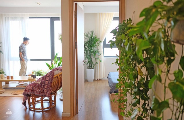 Maiis Hanoi, surrounded by green and river views