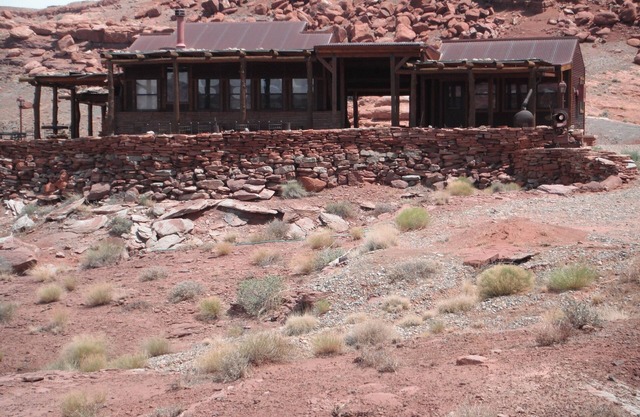 Main House, disc golf, kayaks, ATV, wildlife, hiking, beach, pet friendly