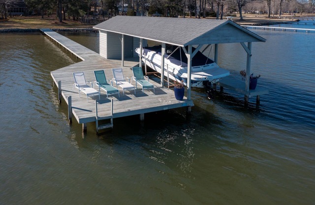 Main Lake, Flat Yard, Hanging Bed, Dock, Kayak, Firepit, Screened Porch