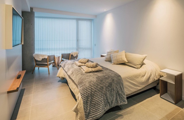Main Located Cozy Apartment, in the middle of everting.