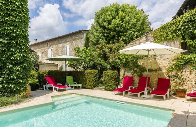 Maison Acacia - Six Bedroom Villa, Sleeps 12