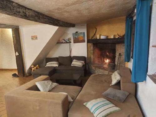 Maison accueillante à Gréolières avec cheminée