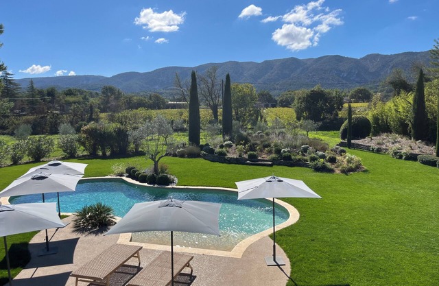 Maison Astrée - Luxury Provençal Villa, Heated Pool, Stunning Luberon Views