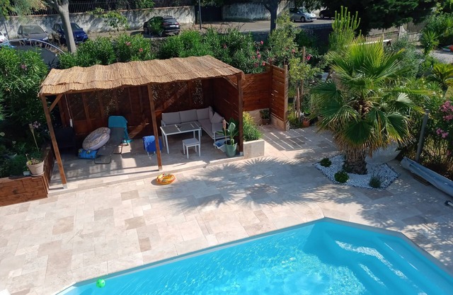 Maison au Cœur D'un Village des Alpilles