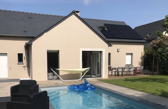Maison Avec Piscine Chauffée Bord de Rance Proche Dinard