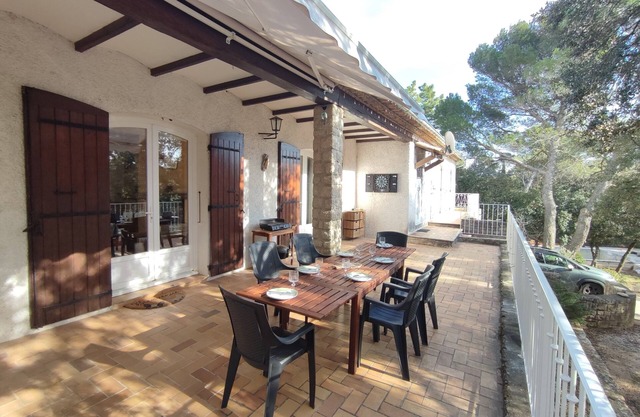 Maison Avec Piscine Chauffée et Grand Parc Clôturé
