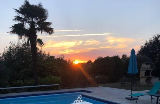 Maison Avec Piscine Entre St Emilion et Bordeaux