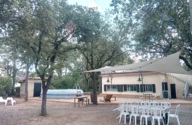 Maison/Climatisation/piscine/local Vélos Motos/parcelle Ombragée et Clôturée