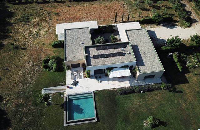 Maison Contemporaine au Milieu des Chênes Truffiers, Drome Provençale Visan