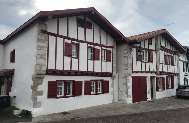 Maison de Caractère, vue Panoramique Avec Piscine