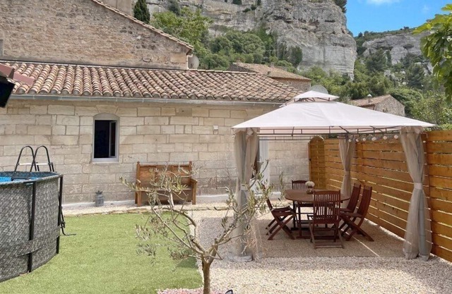 Maison de Village Entièrement Rénovée, au Pied des Baux de Provence