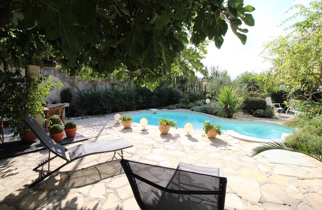 MAISON DE MAITRE 230m² (10 couchages) EN PLEIN COEUR DU VILLAGE