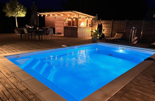 Maison de Vacances , Terrasse, Piscine, Jardin à 2 min de la Ville