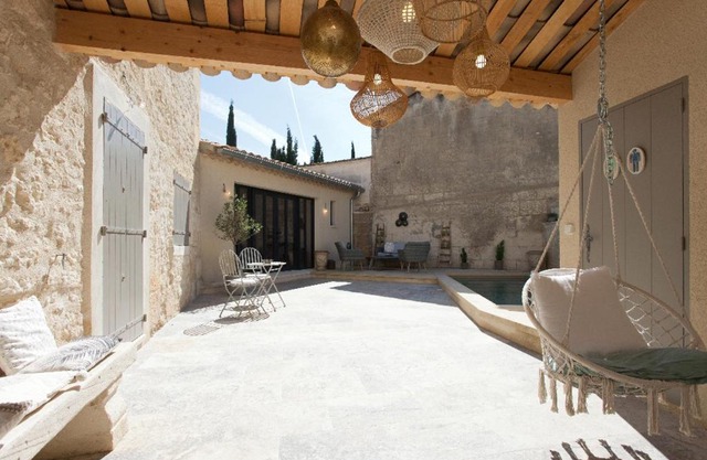 Maison de village provencal avec piscine