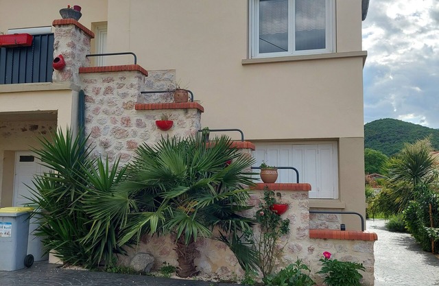 Maison de Ville Dans Quartier Residentiel Classé 3 Etoiles