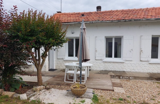 Maison Individuelle en Centre Ville Avec Jardin Clos et Parking Privé