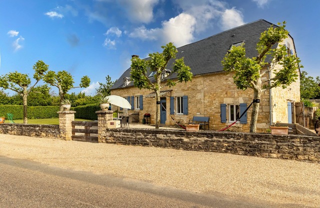 Maison Périgourdine de Caractère, 2-8 Personnes, Piscine, Située au Calme