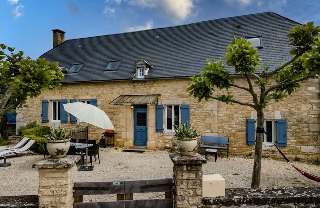 Maison Périgourdine de Caractère, Piscine, Située au Calme Près Sarlat-la-canéda