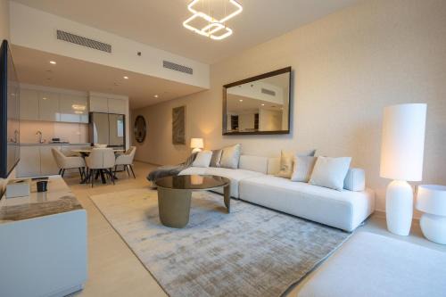 Maison Privee - Urban & Elegant Stay Just Steps from Burj Khalifa