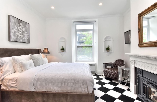 Maison St Marc 8BR Full Building - Downtown MTL