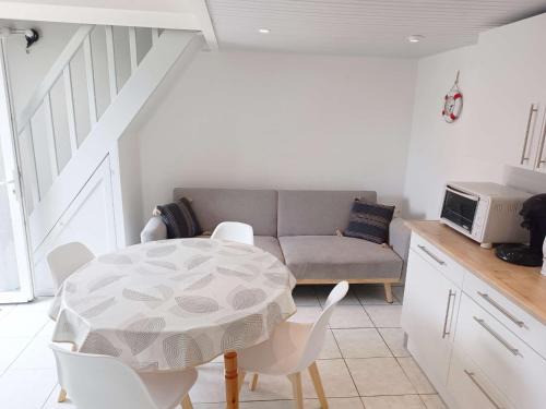 Maisonnette avec Terrasse, Parking à 800m de la Plage - FR-1-778-36