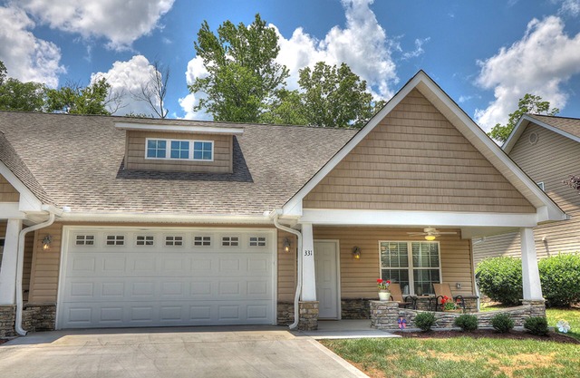 Majestic Cove-Your Peaceful Retreat in the Heart of Pigeon Forge!