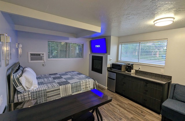 Majestic Rockies Motel
