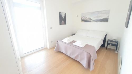 Majestic Seaview Apartment - Bari Centro