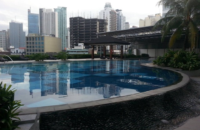 Makati Luxury - Amazing Views - Food, Shops, Nightlife Steps Away