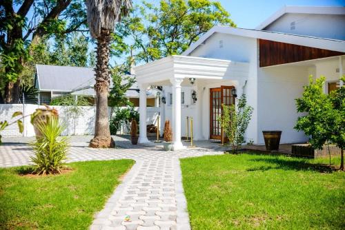 Makay's Guests house