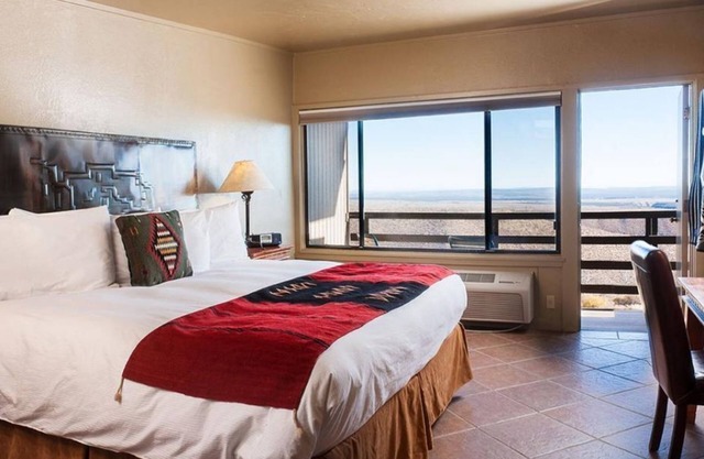 Making The Best Memories Along The Way! Free Parking, Onsite Lounge, Restaurant