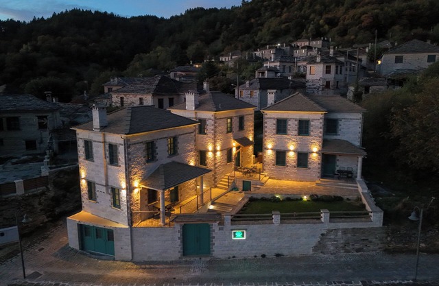 MAKRIS Papigo luxury suites