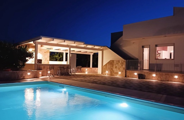 Malia Holiday Villa 5 km from Polignano a Mare