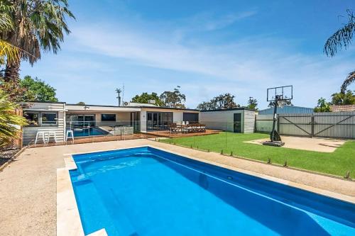 Malibu Palms - Echuca Holiday Homes