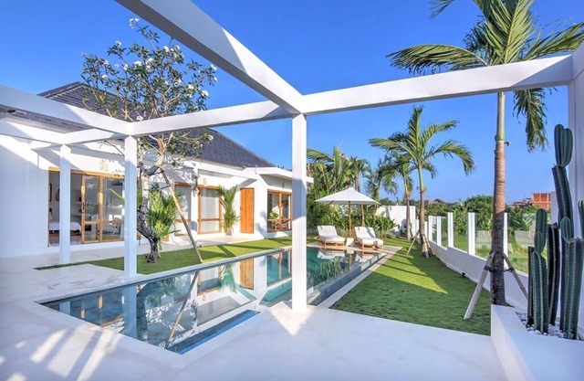 Maluka22, unwind 3BR villa Canggu & Pererenan -pool & walking to the beach
