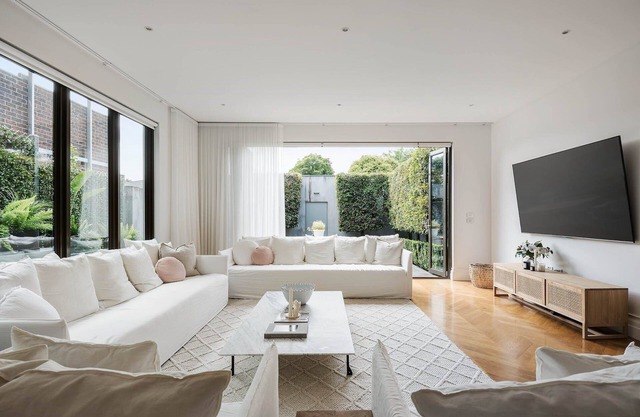 Malvern Heights (with car parking)