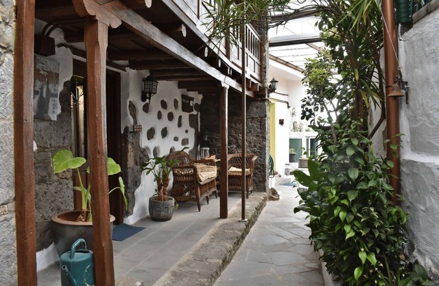 MAMA LOLA'S HOUSE-CA'PEÑATE