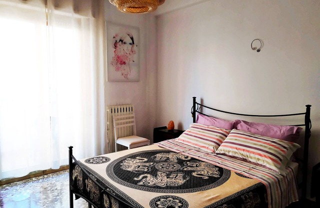 Manaar House. a comfortable retreat a stone's throw from the sea!