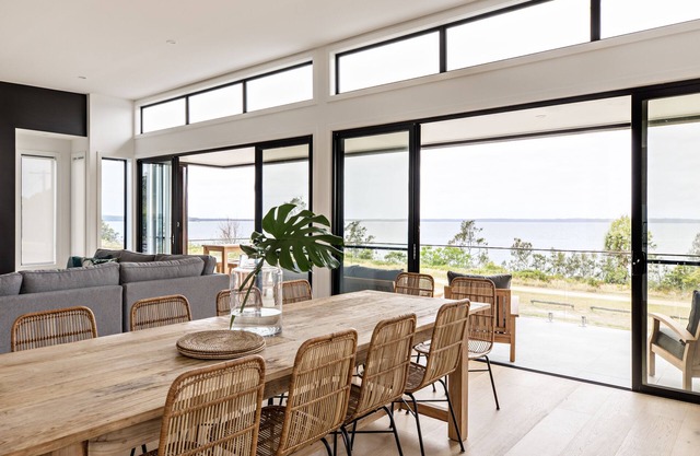Mandala Beach House - Jervis Bay Ocean Views/Heated pool/Luxury/Fireplace/Aircon