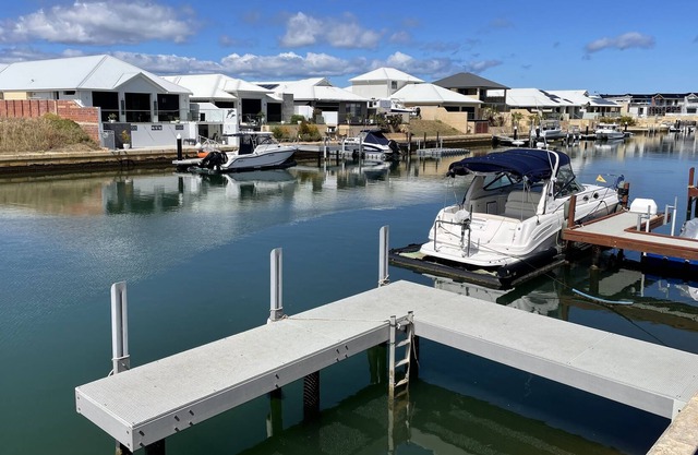 Mandurah Canal Oasis