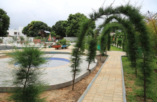 MANGO VILLAGE - A REAL TASTE OF AFRICA UNDER THE MANGO TREES