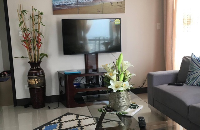 Manhattan Height 1 bedroom Condominium